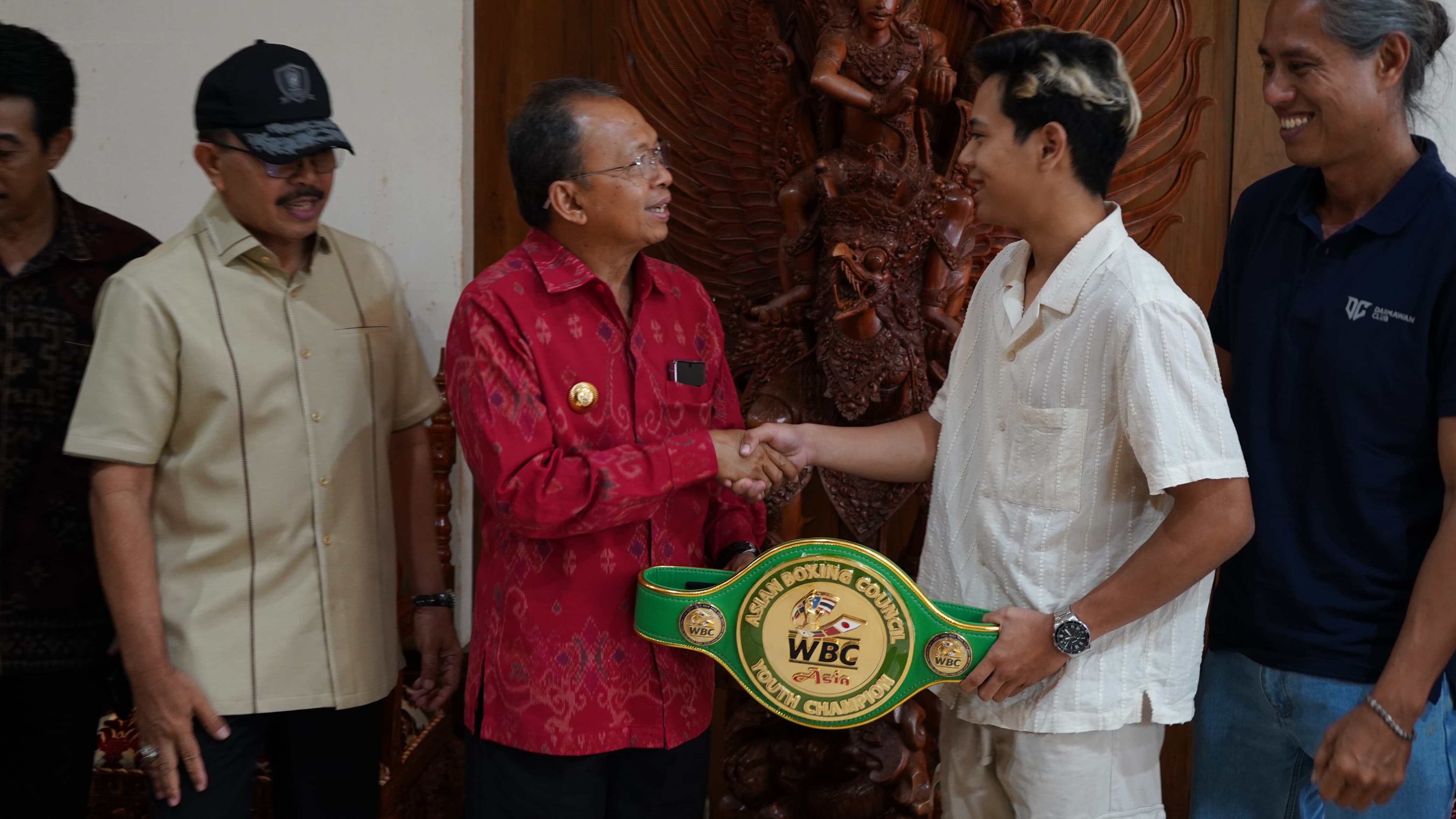 Gubernur Koster Bangga Petinju Muda Buleleng Juara WBC Asia Youth, Siapkan Beasiswa Kuliah