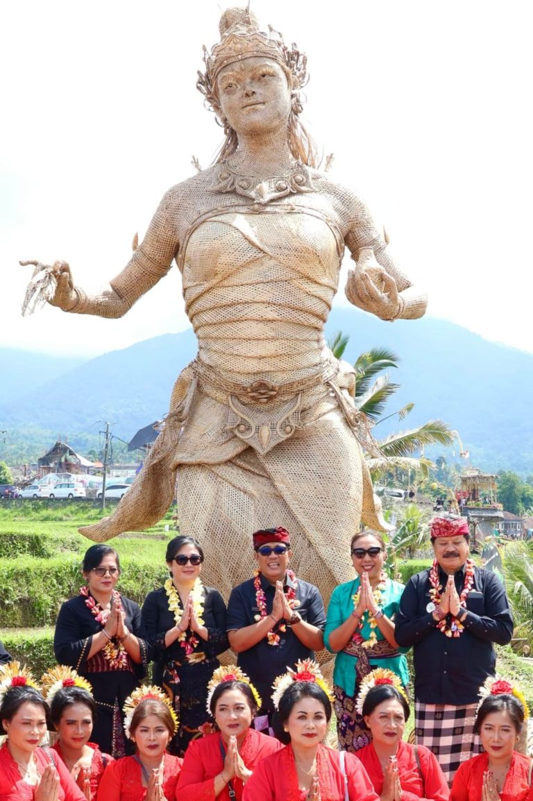 Buka Festival Jatiluwih VI 2025, Bupati Sanjaya Tegaskan Perpaduan Budaya, Alam dan Semangat Kebersamaan Menuju Tabanan Era Baru