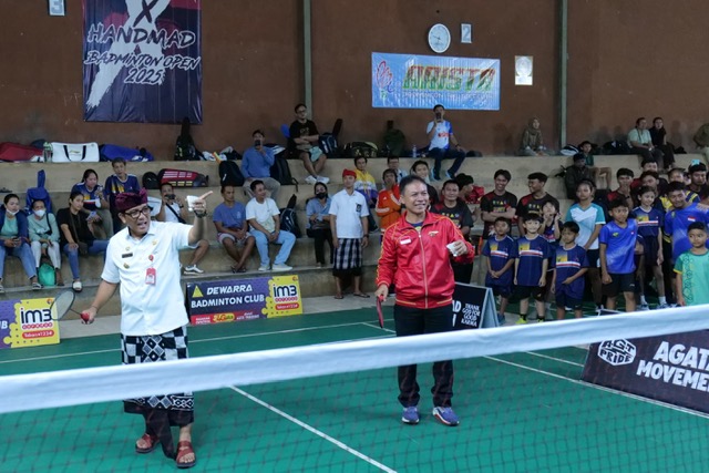 Bupati Sanjaya Buka Kejuaraan Dewarra X Handmad Badminton Open 2025 Tabanan
