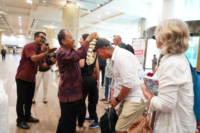 Peringkat Satu Top Destinasi Pariwisata Dunia, Gubernur Koster: Bali Tetap Kuat Meski Digoyang Isu Sampah, Macet dan Sepi