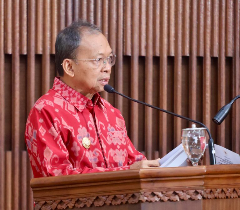 Gubernur Koster: Menteri LH Setuju Perpanjangan Penutupan TPA Suwung hingga November 2026