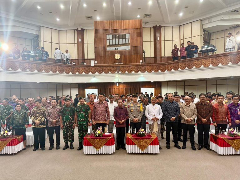 Jaga Keamanan Bali, Gubernur Koster Harap Sinergi Kolektif Semua Komponen Sipandu Beradat