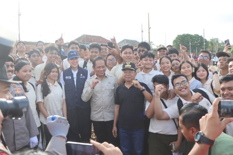 Korve Bersih Sampah di Pantai, Gubernur Koster Pertegas Komitmen Pemprov Bali Tangani Sampah, Satgas Diminta Siaga