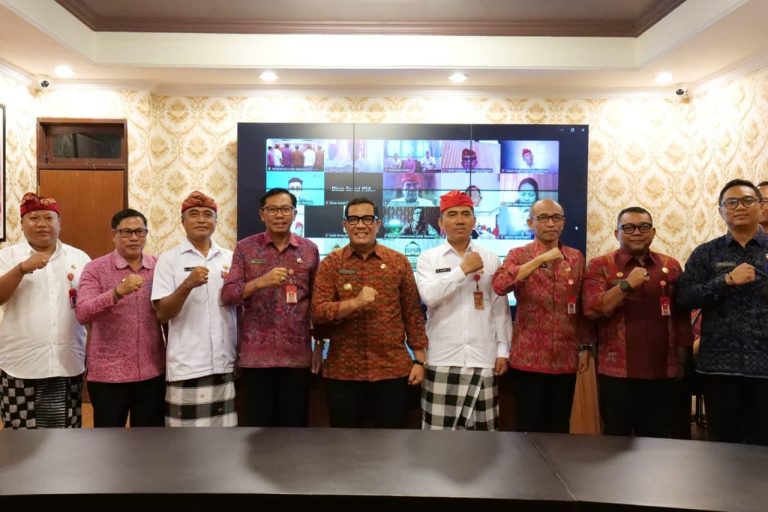 Tekankan Kinerja dan Inovasi Bermutu, Bupati Sanjaya Lantik 21 Pejabat di lingkungan Pemkab Tabanan