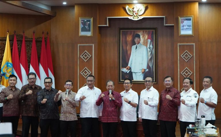 Semua Daerah Termasuk Bali, Mulai 1 Agustus 2026 Serentak Menutup Open Dumping di TPA-SUBJUDUL, Menteri LH, Gubernur Koster dan Walikota/Bupati se-Bali Deklarasikan Bali 100 Persen Memilah Sampah