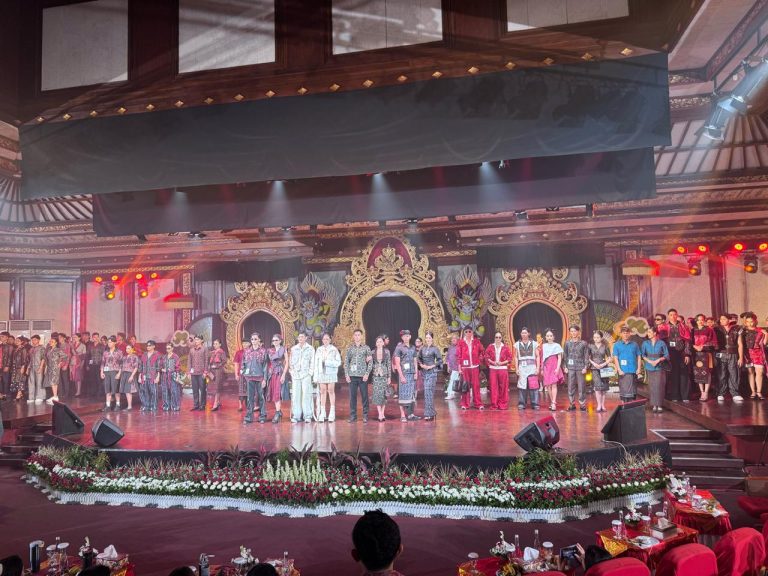 Menganyam Cita dalam Taman Sarinya Indonesia, DPD PDI Perjuangan Bali Gelar Lomba Fashion Show Bulan Bung Karno 2026