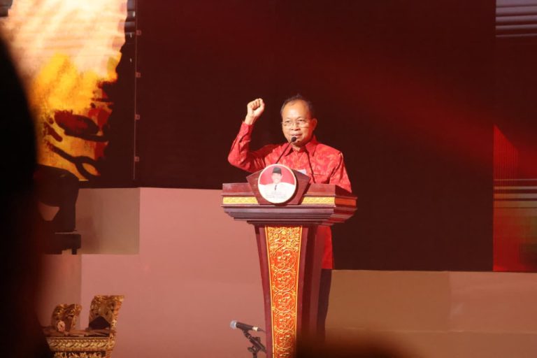 Bulan Bung Karno Bukti Kekuatan PDI Perjuangan selalu Bersumber dari Rakyat dan Kembali untuk Kepentingan Rakyat, Dihadapan Presiden ke-5 RI Ibu Megawati Soekarnoputri, Wayan Koster Laporkan Kesuksesan 16 Kegiatan Representasi Idiologi Trisakti Bung Karno di Bali