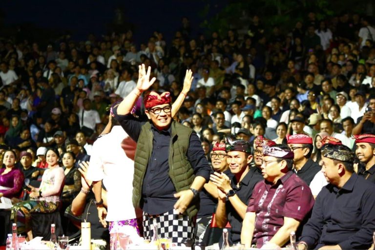 Bupati Sanjaya Apresiasi Kemegahan Gong Kebyar Wanita Duta Tabanan di PKB XLVIII 2026