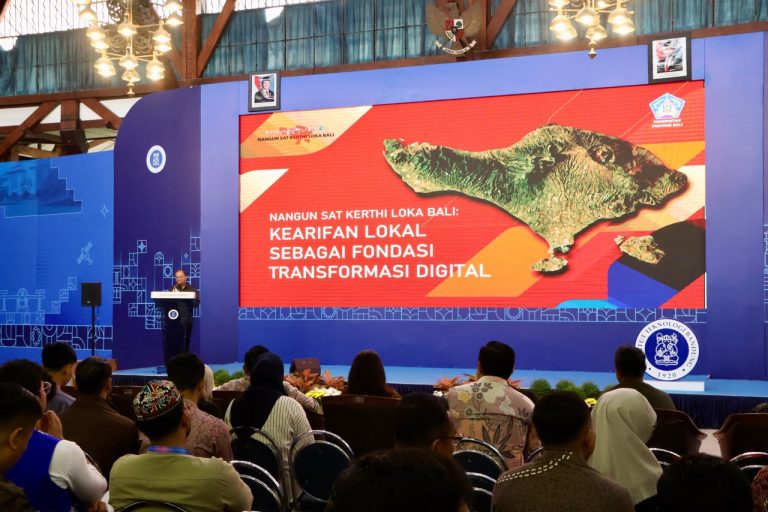 Jadi Pembicara Utama pada Konferensi Internasional di ITB, Gubernur Koster: Transformasi Digital harus Perkuat Budaya dan Kearifan Lokal