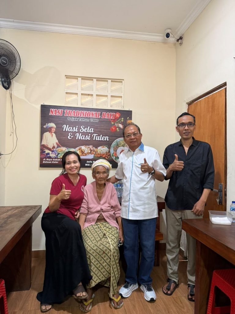 Gubernur Koster Ajak Masyarakat Tebar Kepedulian melalui Gerakan Berbagi