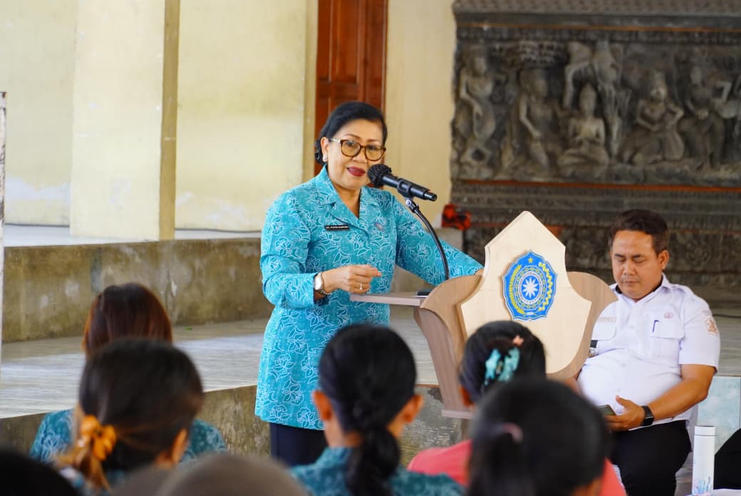 Aksi Sosial Bergerak dan Berbagi Hadir di Buleleng, Putri Koster Ajak Masyarakat Dukung Pembangunan, Ketahanan Pangan, dan Kepedulian Sosial