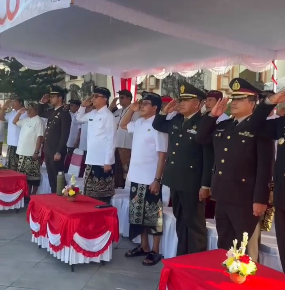 Jajaran DPRD Badung Hadiri Upacara Peringatan Hari Jadi ke-68 Provinsi Bali di Lapangan Mangupraja Mandala