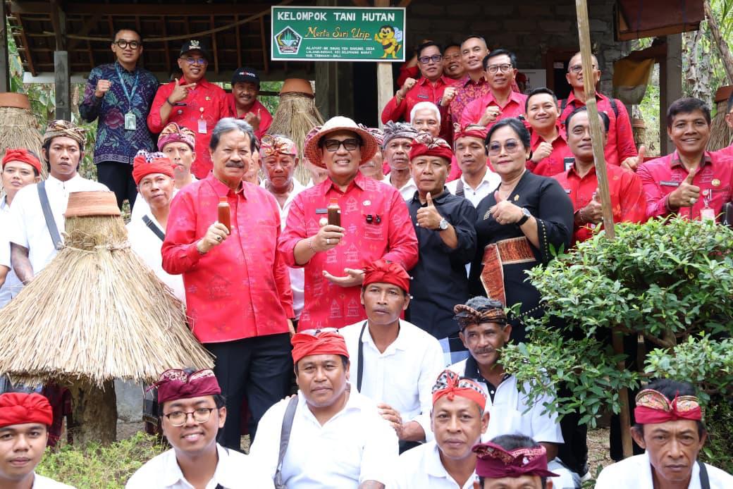 Bungan Desa ke-64, Bupati Sanjaya Hadir di Lalanglinggah ⁃ Perkuat Potensi Pertanian hingga Pariwisata Kelas Dunia-