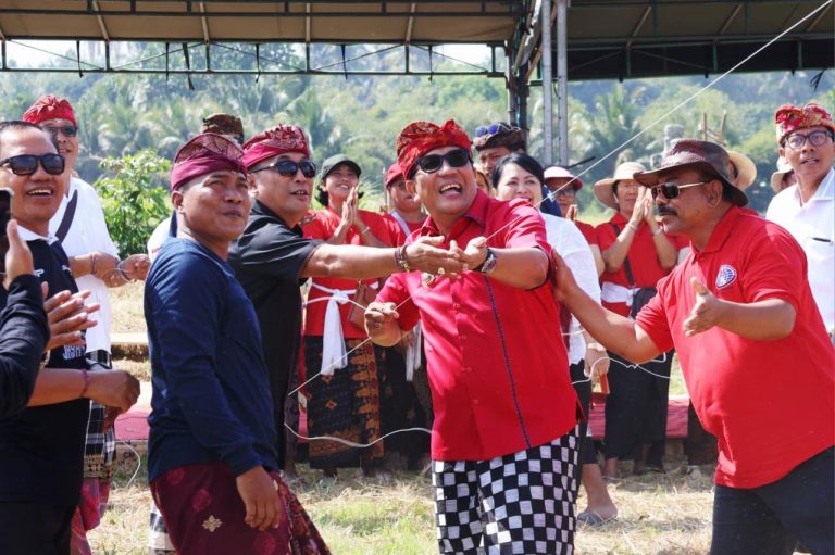 Bupati Sanjaya Buka Pangkung Karung Kite Festival III, Dorong Tabanan Jadi Titik Kumpul Komunitas