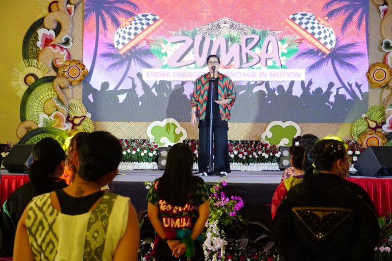 Putri Koster Dorong Endek Bali Semakin Dikenal melalui Berbagai Aktivitas Kreatif